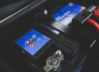 Jak długo trzyma bateria w kluczyku?