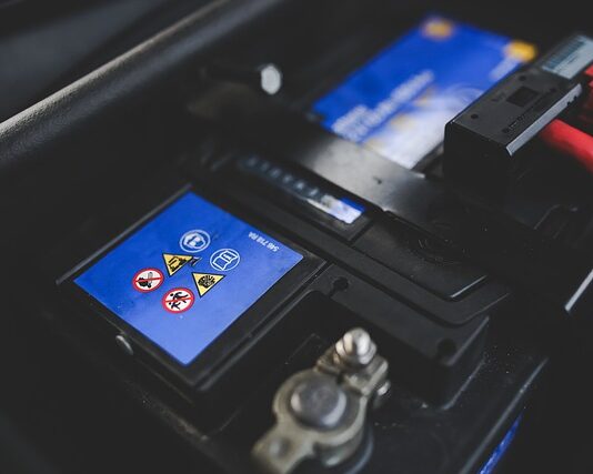 Jak długo trzyma bateria w kluczyku?