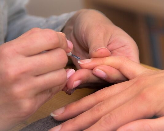 Czym rozcieńczyć lakier do zaprawek?