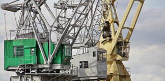 Ile trwa ładowanie Tesli na Supercharger?