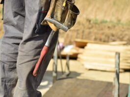 Jak używać młotka geologicznego?