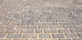 Co zrobić jak cieknie olej z samochodu?