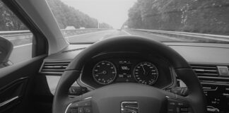 Jak włączyć tempomat Volvo?