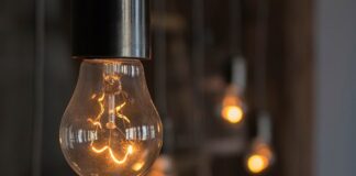 Jak wyłączyć kontrolkę poduszek powietrznych?