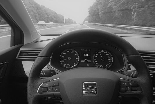 Jak włączyć tempomat w Hyundai i40?