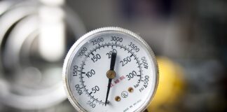 W jakich jednostkach mierzy ciśnienie manometr?