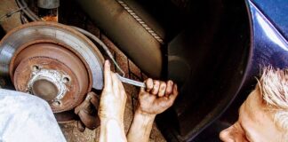 Z jakim momentem dokręcić miskę olejową?