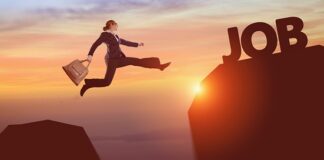 Czego nie masz prawa robić gdy kierujesz samochodem osobowym?