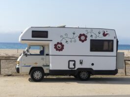 Ile pali Mitsubishi Outlander 2.4 benzyna?