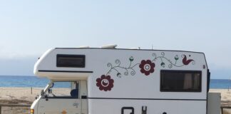 Ile pali Mitsubishi Outlander 2.4 benzyna?